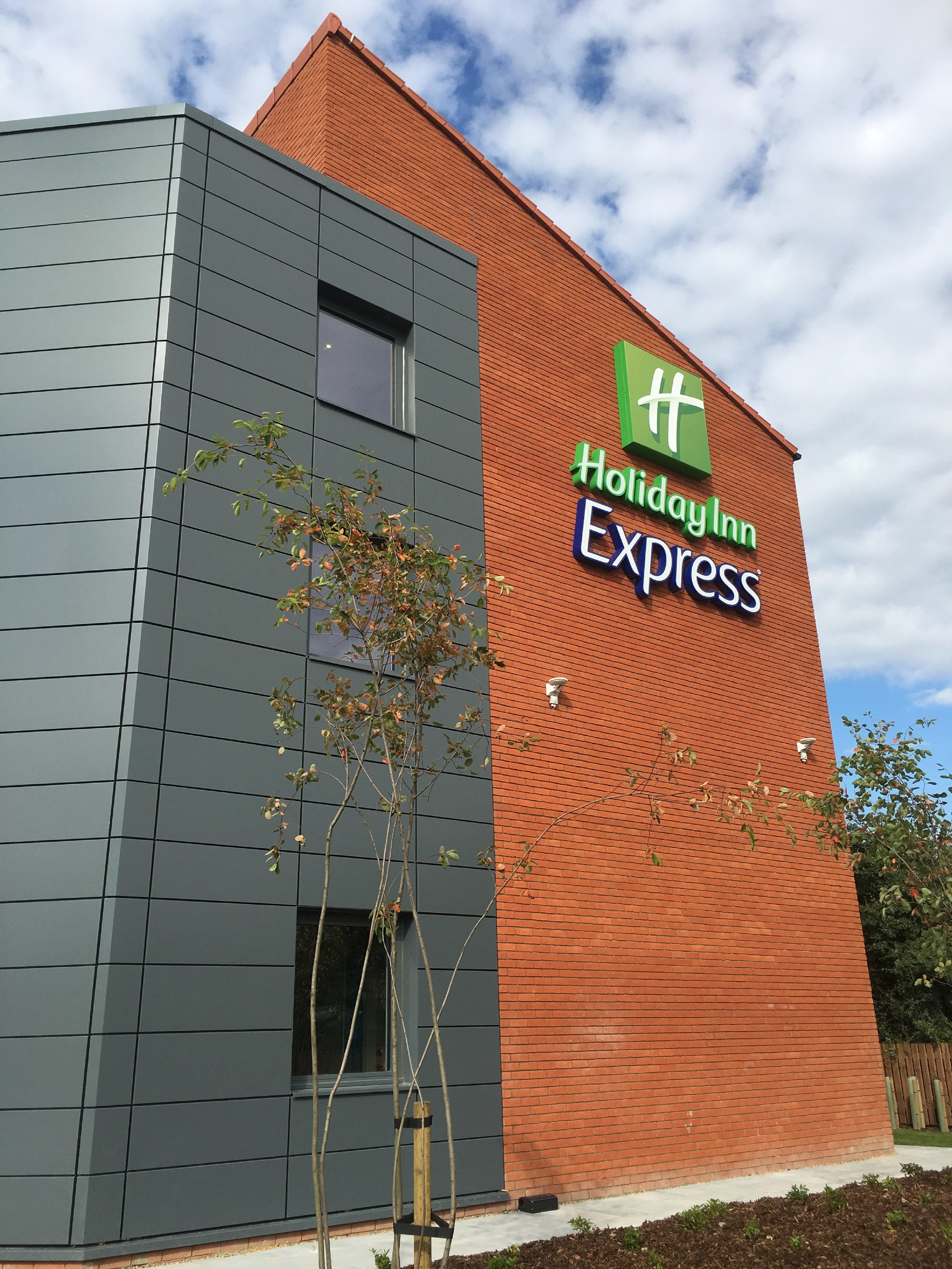 Holiday Inn Express St. Albans - M25, Jct.22 St Albans Bagian luar foto